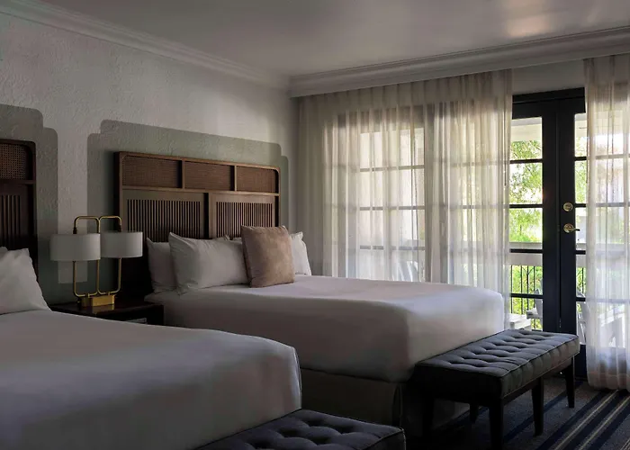 Resort The Scott & 4*