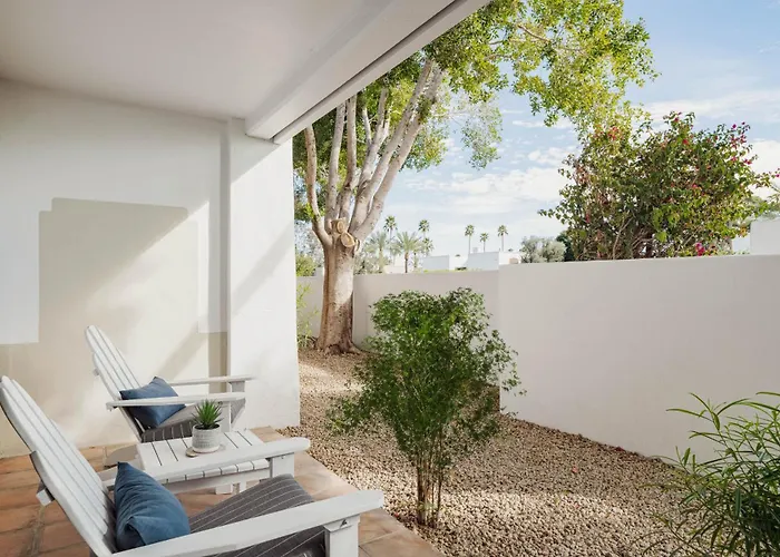 Resort The Scott & 4*