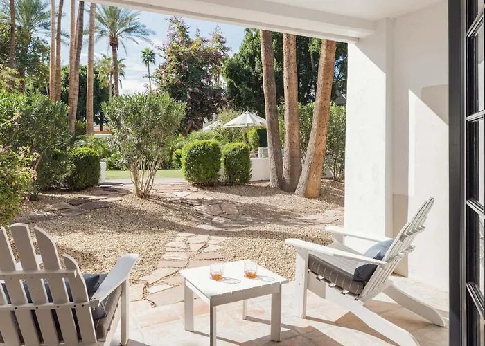 Resort The Scott & 4*
