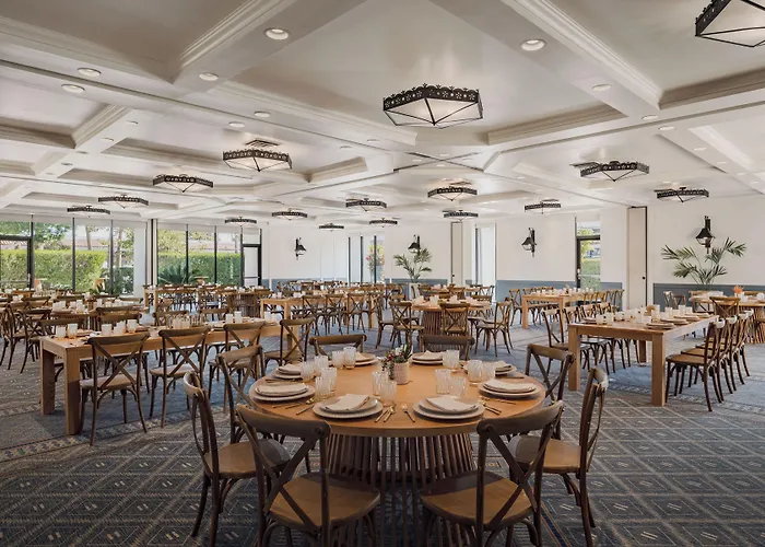 Resort The Scott & 4*
