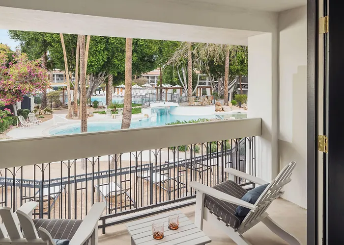Resort The Scott & 4*